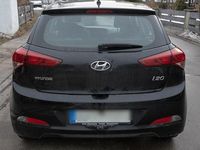 Gebraucht Hyundai i20 75 PS (55 kW) 2016 Schwarz Kleinwagen