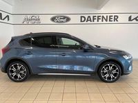 Gebraucht Ford Focus Active X 155 PS (114 kW) 2024 Chromablau metallic Limousine