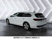 Gebraucht VW Passat 150 PS (110 kW) 2024 Pure white Kombi