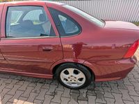 Usata Opel Vectra Edition 101 CV (74 kW) 2001 Rosso Berlina