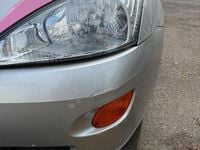Second-hand Ford Focus 75 CP (55 kW) 1999 Argintiu Berlinǎ