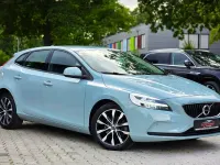 Gebraucht Volvo V40 Momentum 122 PS (89 kW) 2018 Blau Limousine