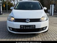 Gebraucht VW Golf VI Team 105 PS (77 kW) 2010 Weiß Kleinwagen