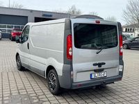 Gebraucht Opel Vivaro 90 PS (66 kW) 2014 Silber Van / Kleinbus