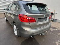 Gebraucht BMW 218 Advantage 136 PS (100 kW) 2017 Silber Kombi