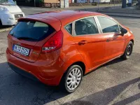 Gebraucht Ford Fiesta 95 PS (69 kW) 2012 Rot Limousine