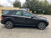 Gebraucht Mercedes ML350 Edition 231 PS (169 kW) 2011 Schwarz SUV
