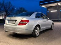Gebraucht Mercedes C180 165 PS (121 kW) 2009 Silber Limousine