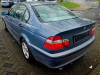 Gebraucht BMW 318 143 PS (105 kW) 2004 Blau Limousine