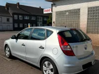 Gebraucht Hyundai i30 109 PS (80 kW) 2009 Silber Limousine