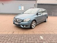 Gebraucht Mercedes B200 156 PS (114 kW) 2012 Blau Van / Kleinbus