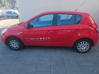 Gebraucht Hyundai i20 77 PS (56 kW) 2011 Rot Kleinwagen