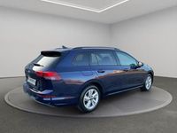 Gebraucht VW Golf VIII Life 150 PS (110 kW) 2021 Atlantik blue metallic Kombi