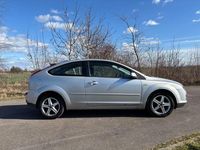 Gebraucht Ford Focus Ambiente 101 PS (74 kW) 2005 Silber Limousine