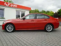 Gebraucht BMW 320 Advantage 184 PS (135 kW) 2019 Rot Limousine