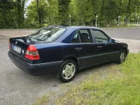 Gebraucht Mercedes C180 122 PS (89 kW) 1995 Blau Limousine