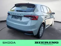 Neu Skoda Fabia Essence 95 PS (69 kW) 2026 Grün Kleinwagen