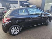 Gebraucht Peugeot 208 Active 95 PS (69 kW) 2014 Kleinwagen