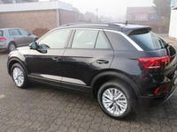Gebraucht VW T-Roc Life 150 PS (110 kW) 2023 Schwarz SUV