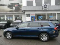 Gebraucht VW Passat Business 150 PS (110 kW) 2024 Blau Kombi