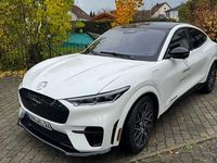 Gebraucht Ford Mustang Mach-E 358 kW (487 PS) 2023 Weiß SUV