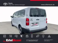 Gebraucht Toyota Proace Verso 144 PS (105 kW) 2022 Weiß Kombi