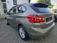 Gebraucht BMW 218 Active Tourer Basis 150 PS (110 kW) 2014 Silber Van / Kleinbus