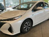Gebraucht Toyota Prius Plug-in Hybrid 98 PS (72 kW) 2019 Weiß Kleinwagen