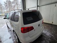 Gebraucht VW Touran Edition 140 PS (102 kW) 2012 Weiß Van / Kleinbus