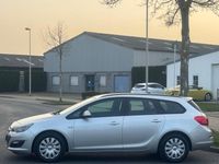 Gebraucht Opel Astra Edition 110 PS (80 kW) 2014 Silber Kombi