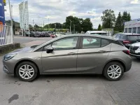 Gebraucht Opel Astra Edition 105 PS (77 kW) 2017 Beige Limousine