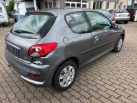 Gebraucht Peugeot 206+ 75 PS (55 kW) 2009 Grau Kleinwagen
