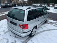 Second-hand VW Sharan 116 CP (85 kW) 2005 Argintiu Monovolum