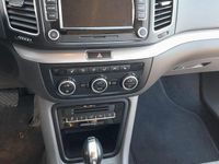 Second-hand VW Sharan 170 CP (125 kW) 2012 Negru Monovolum