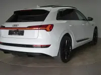 Gebraucht Audi e-tron Black Edition 300 kW (408 PS) 2023 Weiß SUV