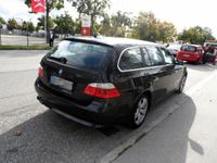 Gebraucht BMW 530 Sport Line 235 PS (172 kW) 2009 Schwarz metallic Kombi