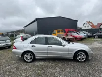 Gebraucht Mercedes C200 122 PS (89 kW) 2004 Silber Limousine