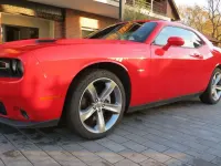 Używany Dodge Challenger 381 KM (280 kW) 2015 Czerwony Coupe