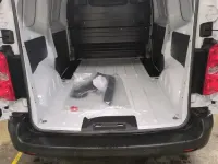 Używany Opel Vivaro-e Combi 100 kW (136 KM) 2024 Biały Van