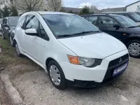 Gebraucht Mitsubishi Colt Motion 75 PS (55 kW) 2011 Weiß Kleinwagen