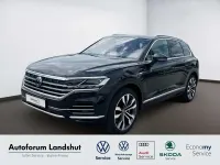 Gebraucht VW Touareg Elegance 381 PS (280 kW) 2021 Schwarz deep black perleffekt SUV