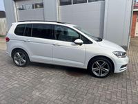 Gebraucht VW Touran Comfortline 150 PS (110 kW) 2019 Weiß Van / Kleinbus