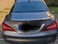 gebraucht Mercedes CLA220 MBd Coupe grau metallic Urban 130 KW