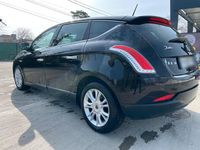 Gebraucht Lancia Delta 120 PS (88 kW) 2013 Schwarz Kleinwagen