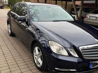 Gebraucht Mercedes E200 136 PS (100 kW) 2012 Blau Limousine