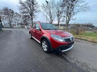 Gebraucht Dacia Sandero Stepway 85 PS (62 kW) 2011 Rot Limousine