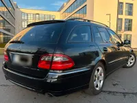 Używany Mercedes E280 Avantgarde 190 KM (139 kW) 2008 Czarny Kombi