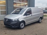 Usado Mercedes Vito 114 HP (83 kW) 2019 Prateado Van