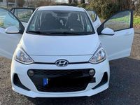 Gebraucht Hyundai i10 GO! 67 PS (49 kW) 2017 Weiß Kleinwagen