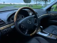 Używany Mercedes E500 Avantgarde 306 KM (225 kW) 2003 Srebrny Sedan/Limuzyna